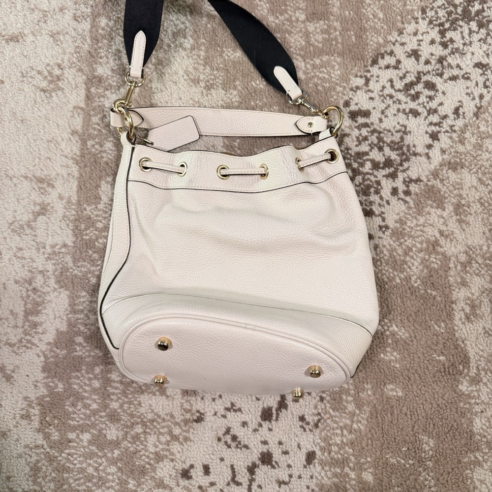 COACH Dempsey Drawstring Bucket Patch Bag Crossbody purse C4100 Chalk Ivory - Picture 3 of 6